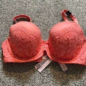 Neve Worn. Victoria’s Secret “Body by Victoria” bra